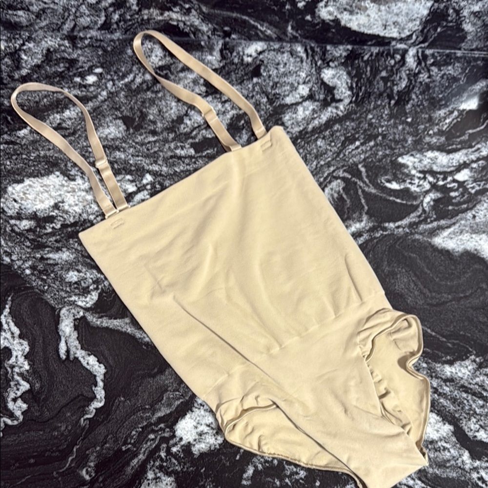 SKIMS Seamless Sculpt Brief Bodysuit with Adjustable Straps M New